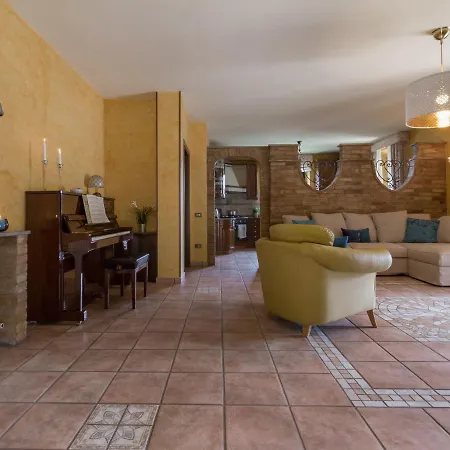 Splendid Holiday In Near Beach Ferienhaus Civitanova Marche